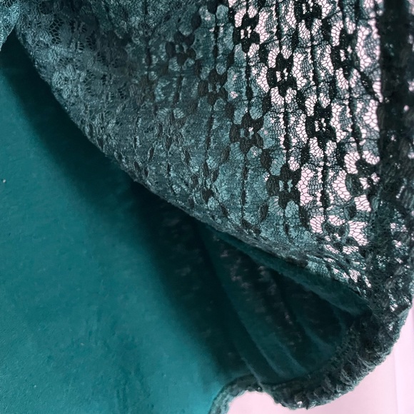 Urban Outfitters Green Floral Lace Tank. Size XS - Picture 3 of 7